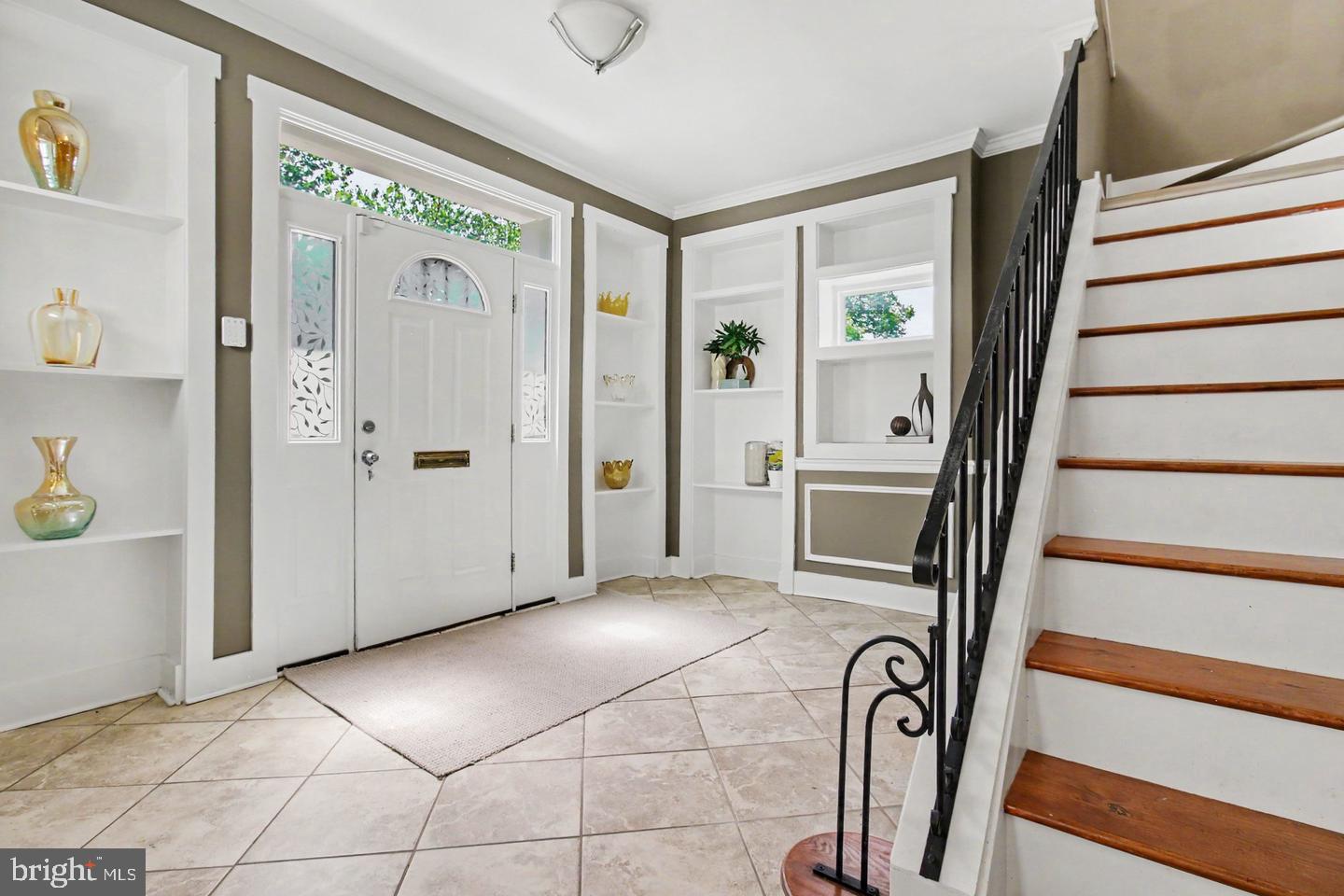 3504 Edgewood Road Baltimore, MD 21215 - Photo 8 of 61 Foyer