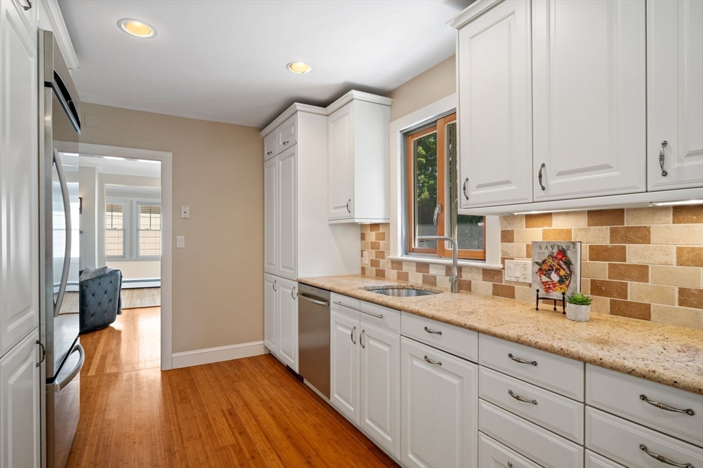 32 Pilgrim Road Marblehead, MA 01945 - Photo 10 of 38