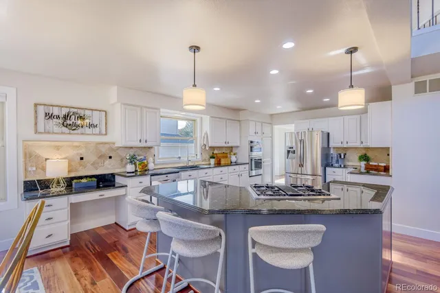 $1,000,000 | 10048 Cottoncreek Drive, Highlands Ranch, CO 80130