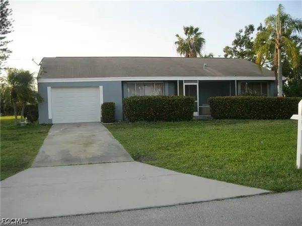 $2,200 | 4402 Southeast 20th Place, Cape Coral, FL 33904
