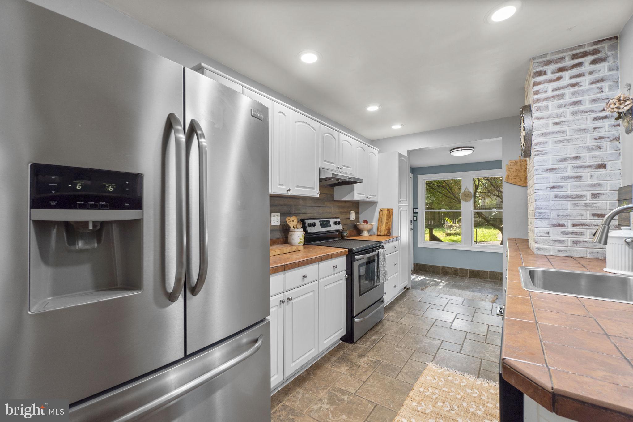 432 South Rolling Road Catonsville, MD 21228 - Photo 10 of 45 Gallery Image 10