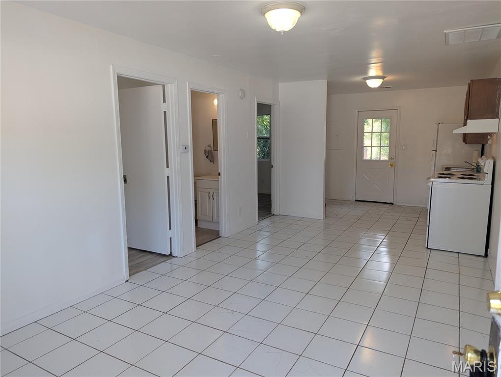 8936 Higginson Avenue Bel-Ridge, MO 63121 - Photo 2 of 6