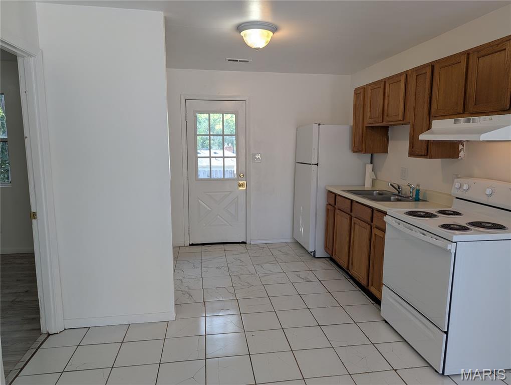 8936 Higginson Avenue Bel-Ridge, MO 63121 - Photo 3 of 6