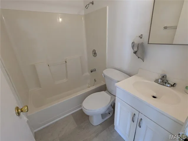 $795 | 8936 Higginson Avenue, Bel-Ridge, MO 63121