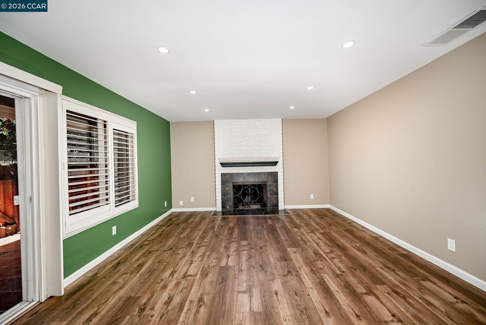 825 Oak Grove Road, Unit 16 Concord, CA 94518 - Photo 12 of 31