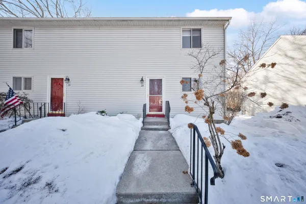 $269,900 | 28 Larkspur Drive, Unit 28, Cromwell, CT 06416