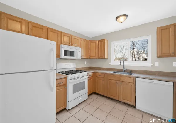$269,900 | 28 Larkspur Drive, Unit 28, Cromwell, CT 06416