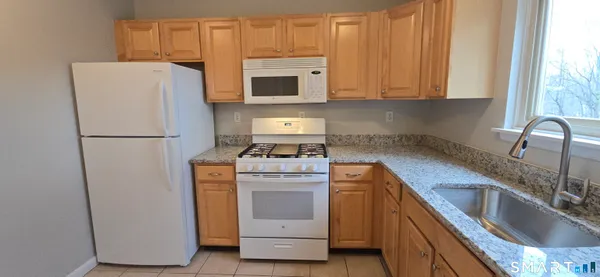 $269,900 | 28 Larkspur Drive, Unit 28, Cromwell, CT 06416