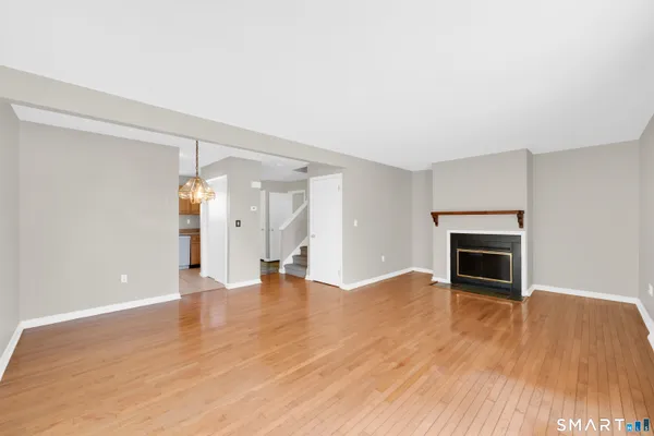 $269,900 | 28 Larkspur Drive, Unit 28, Cromwell, CT 06416