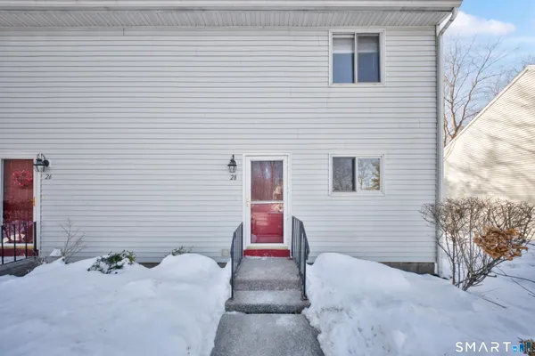 $269,900 | 28 Larkspur Drive, Unit 28, Cromwell, CT 06416