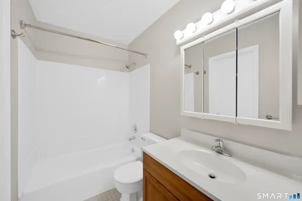 $269,900 | 28 Larkspur Drive, Unit 28, Cromwell, CT 06416