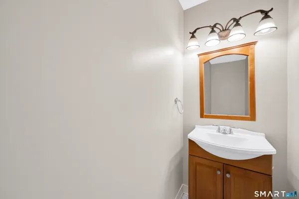 $269,900 | 28 Larkspur Drive, Unit 28, Cromwell, CT 06416