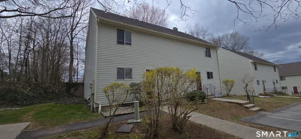 $269,900 | 28 Larkspur Drive, Unit 28, Cromwell, CT 06416
