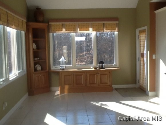 608 Woodbridge Road Springfield, IL 62711 - Photo 8 of 23