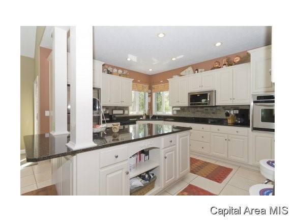 608 Woodbridge Road Springfield, IL 62711 - Photo 9 of 23
