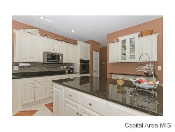 608 Woodbridge Road Springfield, IL 62711 - Photo 10 of 23