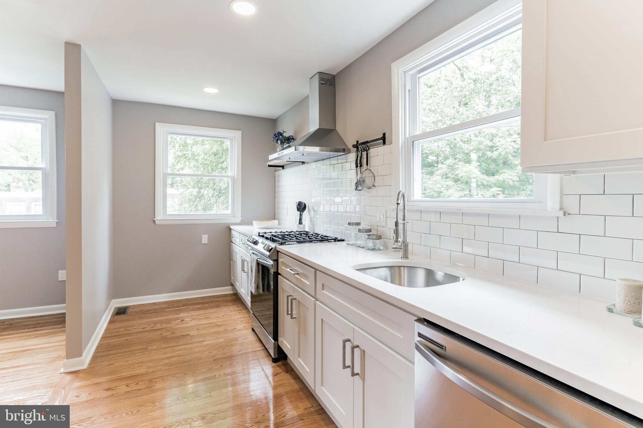 328 Ripka Street Philadelphia, PA 19128 - Photo 13 of 32