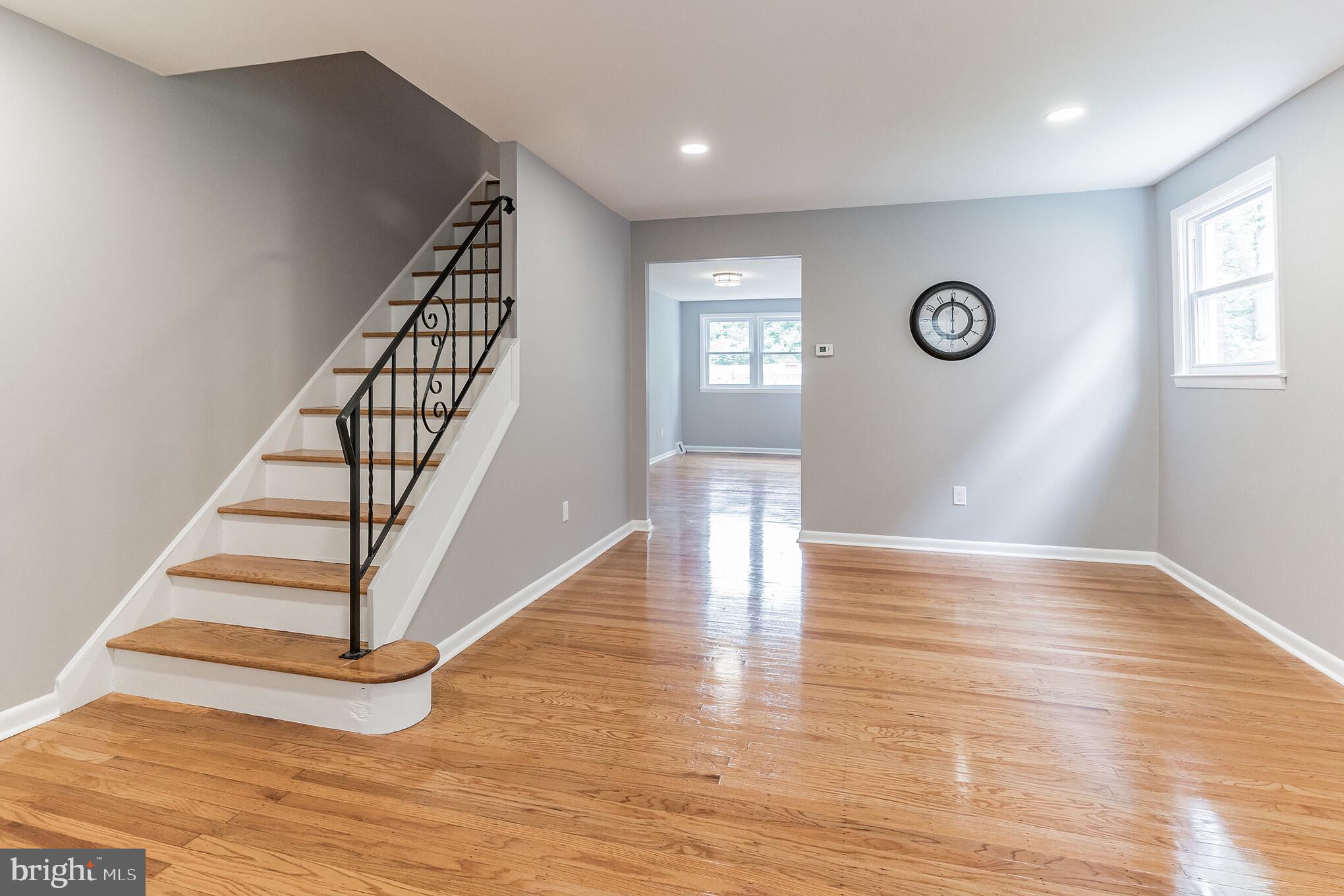 328 Ripka Street Philadelphia, PA 19128 - Photo 6 of 32