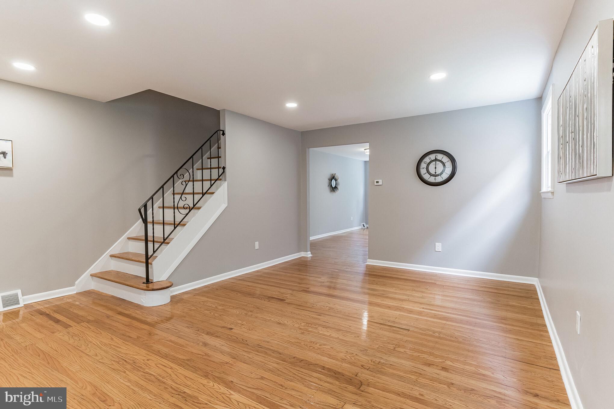 328 Ripka Street Philadelphia, PA 19128 - Photo 7 of 32