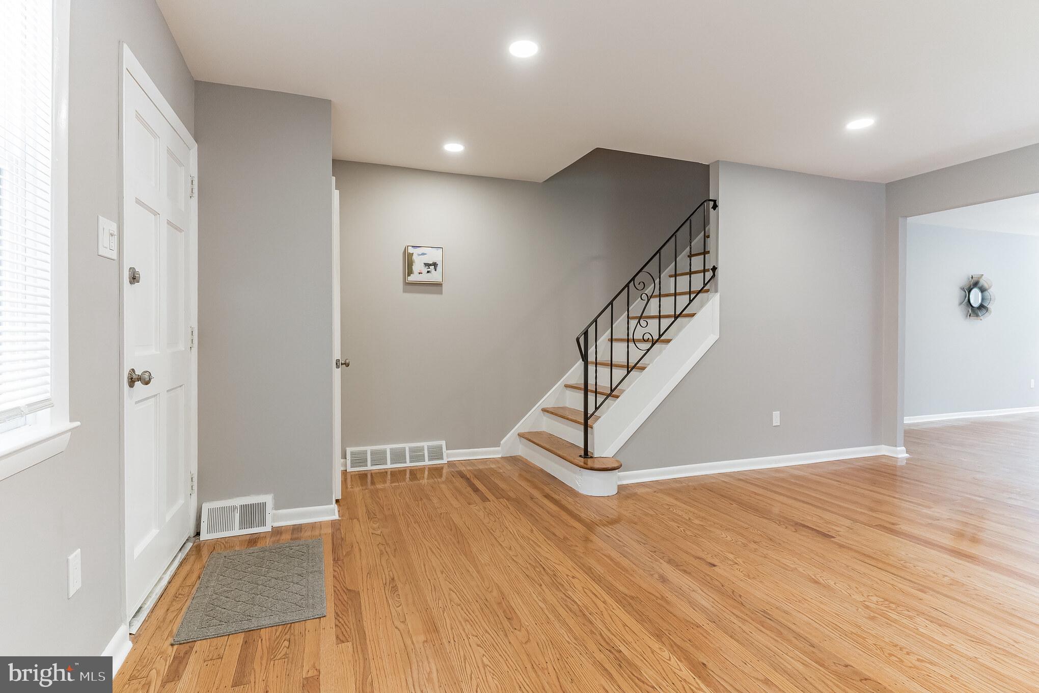 328 Ripka Street Philadelphia, PA 19128 - Photo 8 of 32