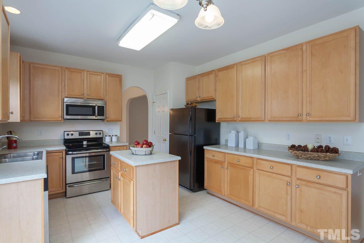 5513 Seaspray Lane Raleigh, NC 27610 - Photo 13 of 25 Gallery Image 13