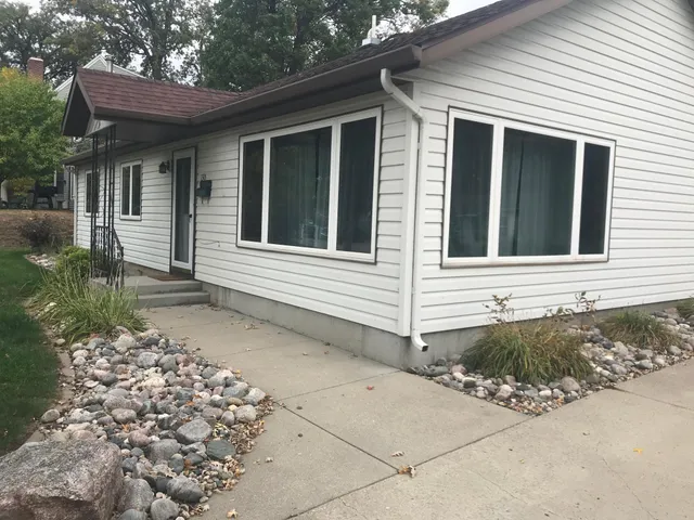 $2,250 | 1315 Summit Avenue, Detroit Lakes, MN 56501