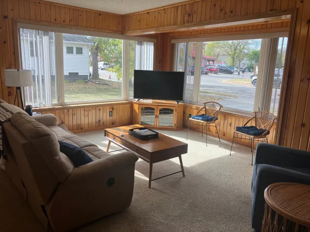 $2,250 | 1315 Summit Avenue, Detroit Lakes, MN 56501