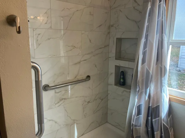 $2,250 | 1315 Summit Avenue, Detroit Lakes, MN 56501