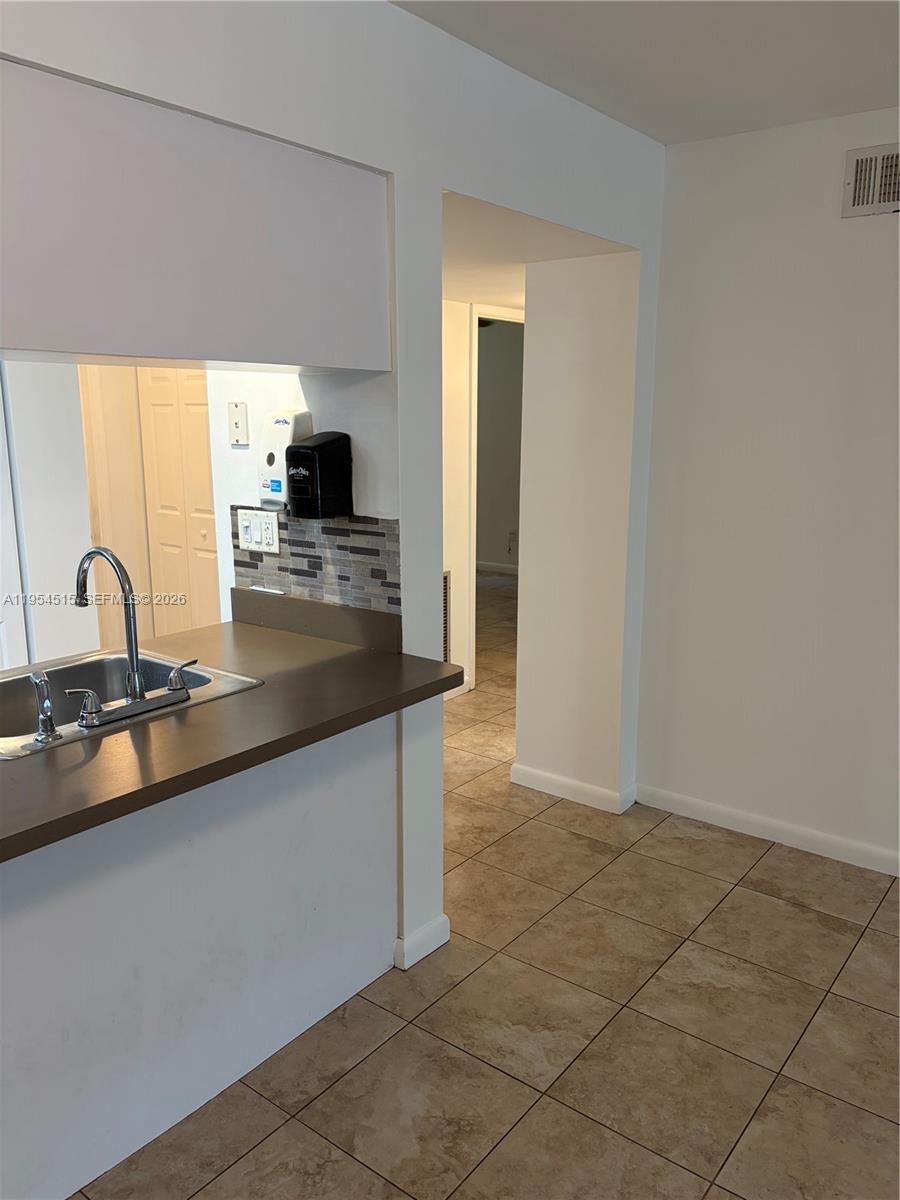 6800 Cypress Road, Unit 111 Plantation, FL 33317 - Photo 10 of 27