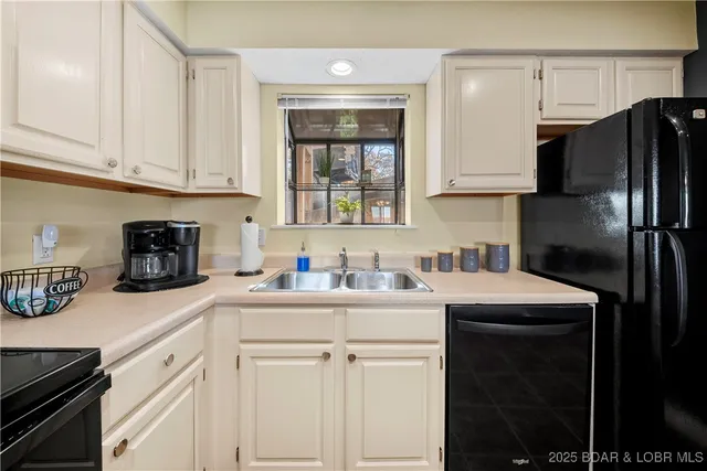 $230,000 | 152 Falls Point Drive, Unit 2A, Lake Ozark, MO 65049