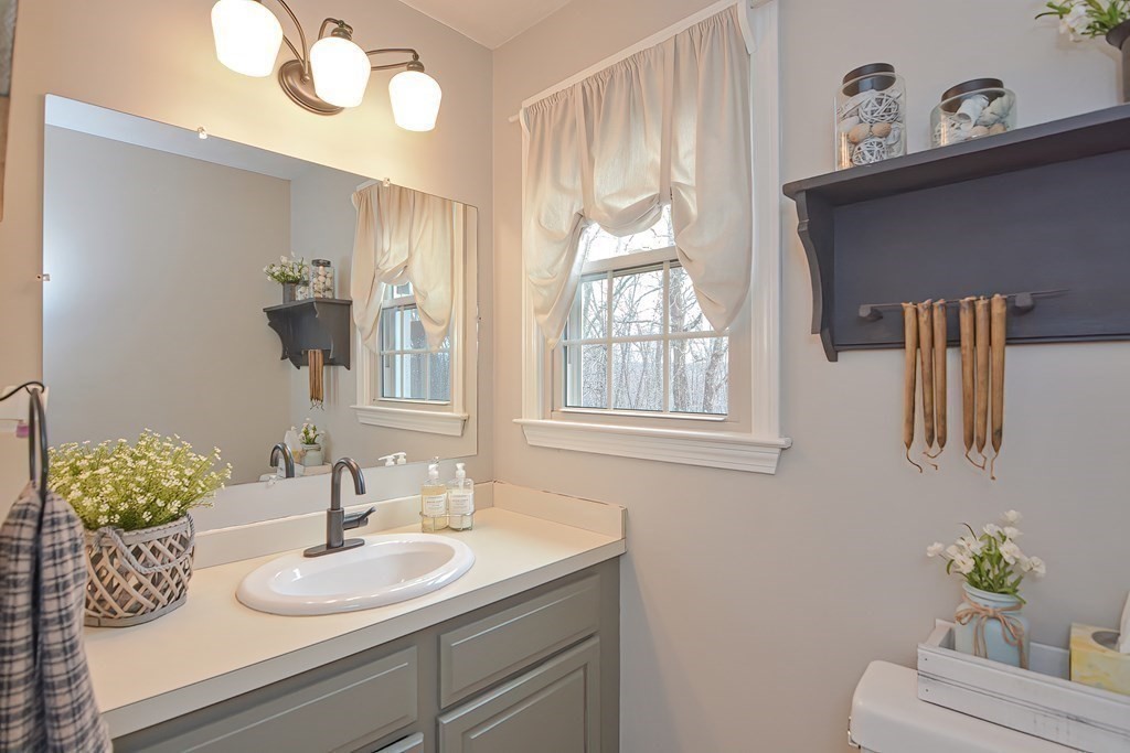 9 Whitney Road Hopedale, MA 01747 - Photo 20 of 39 Gallery Image 20