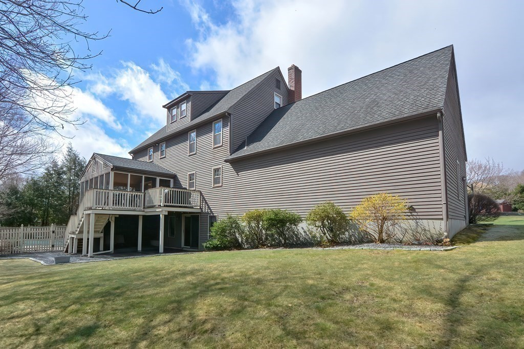 9 Whitney Road Hopedale, MA 01747 - Photo 4 of 39 Gallery Image 4