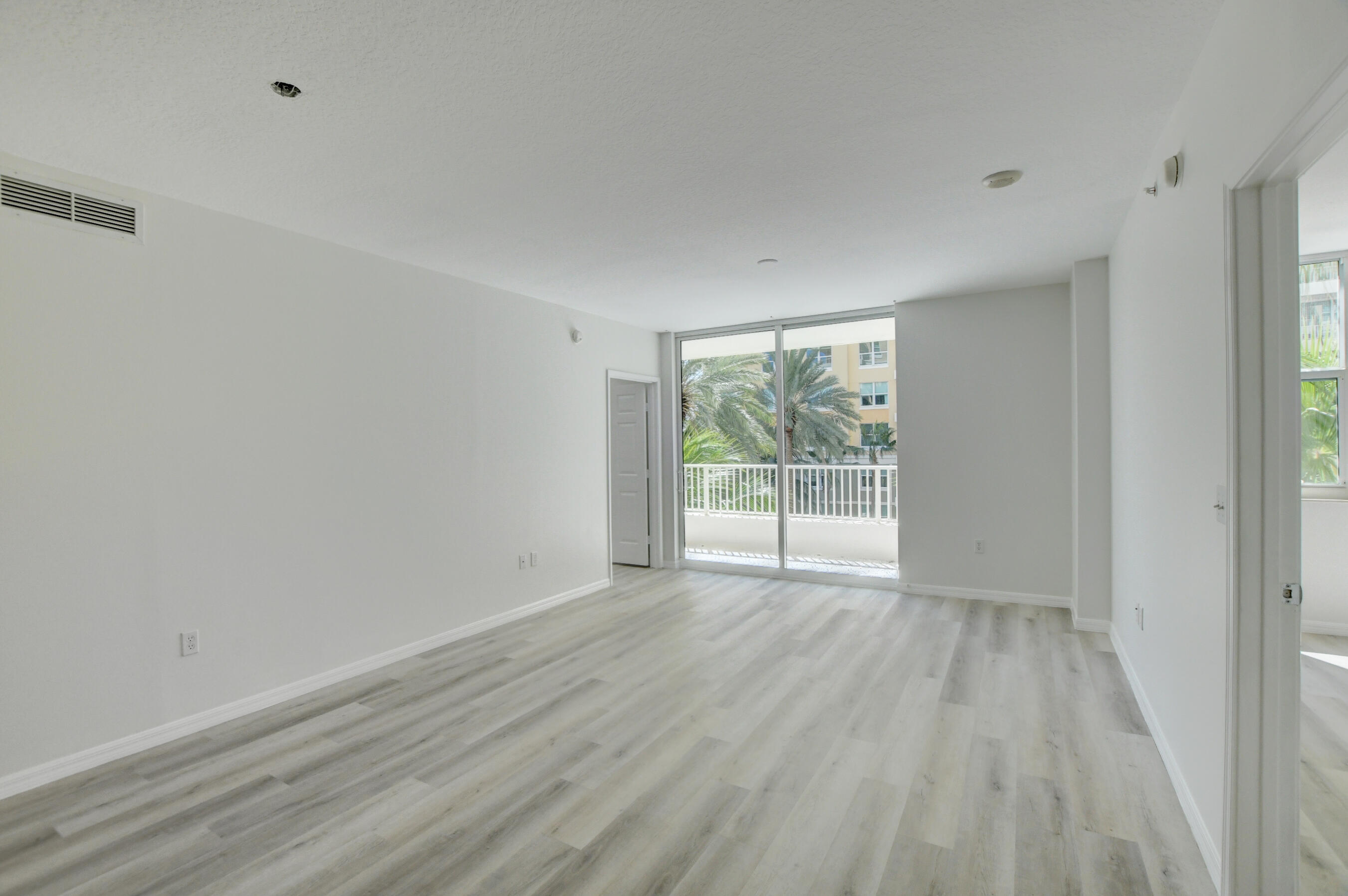 700 East Boynton Beach Boulevard, Unit 403 Boynton Beach, FL 33435 - Photo 12 of 35 19_ebf_9996and4more