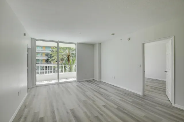 $5,750 | 700 East Boynton Beach Boulevard, Unit 403, Boynton Beach, FL 33435