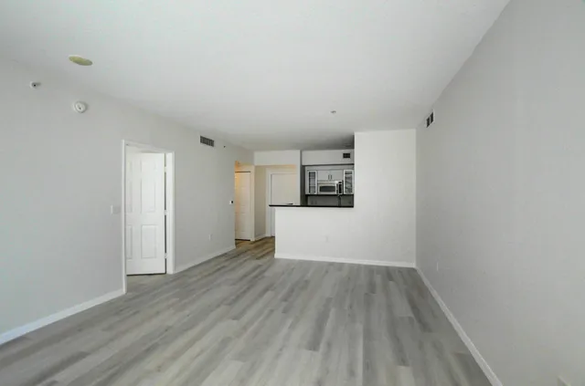 $5,750 | 700 East Boynton Beach Boulevard, Unit 403, Boynton Beach, FL 33435