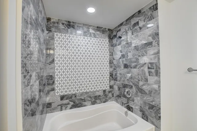 $5,750 | 700 East Boynton Beach Boulevard, Unit 403, Boynton Beach, FL 33435