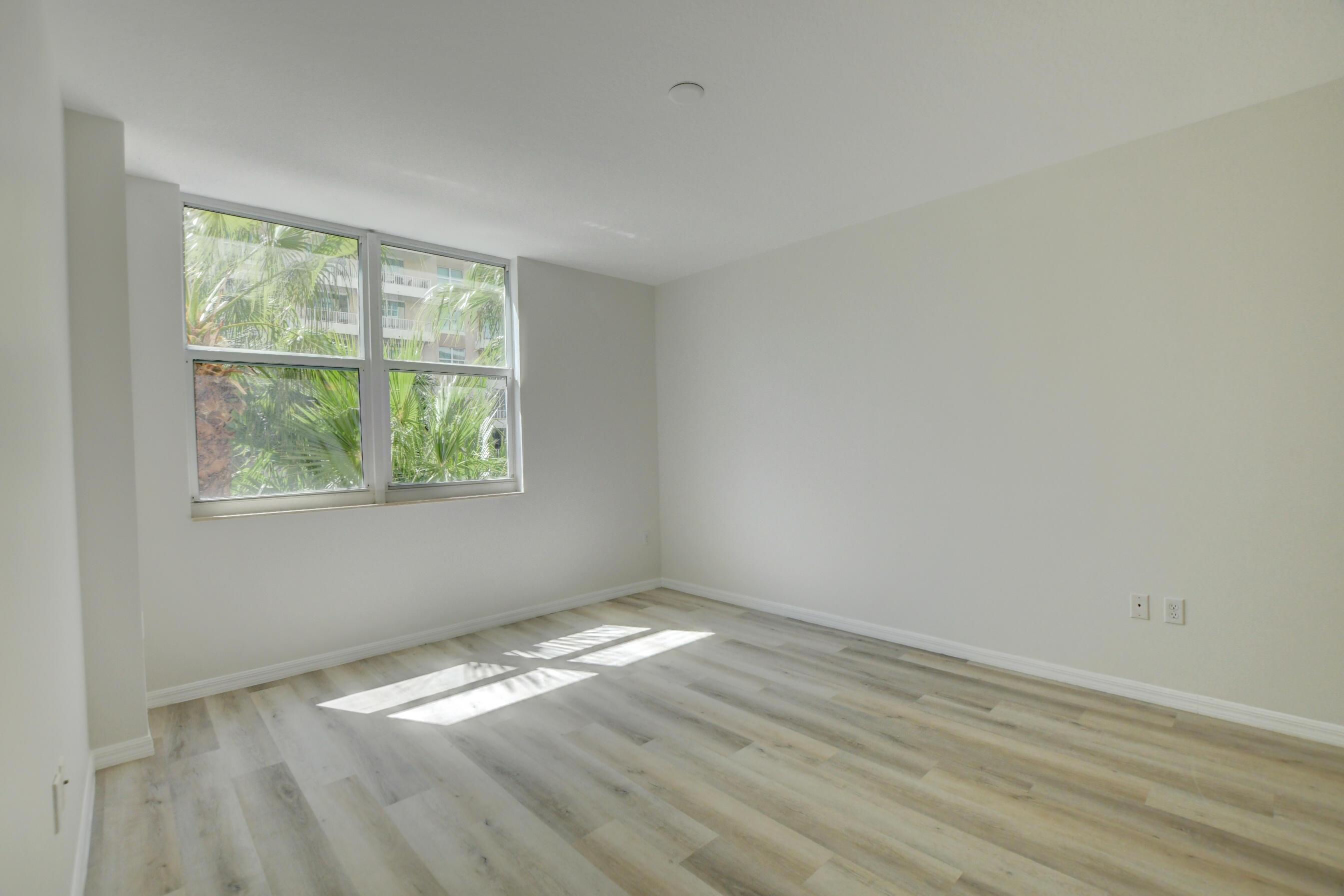 700 East Boynton Beach Boulevard, Unit 403 Boynton Beach, FL 33435 - Photo 21 of 35 28_ebf_99999 (42)and4more