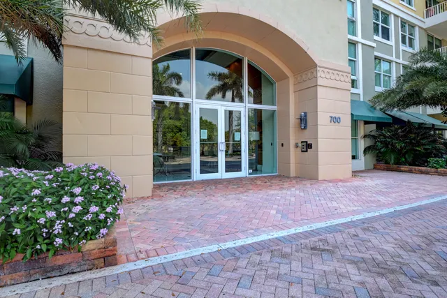 $5,750 | 700 East Boynton Beach Boulevard, Unit 403, Boynton Beach, FL 33435