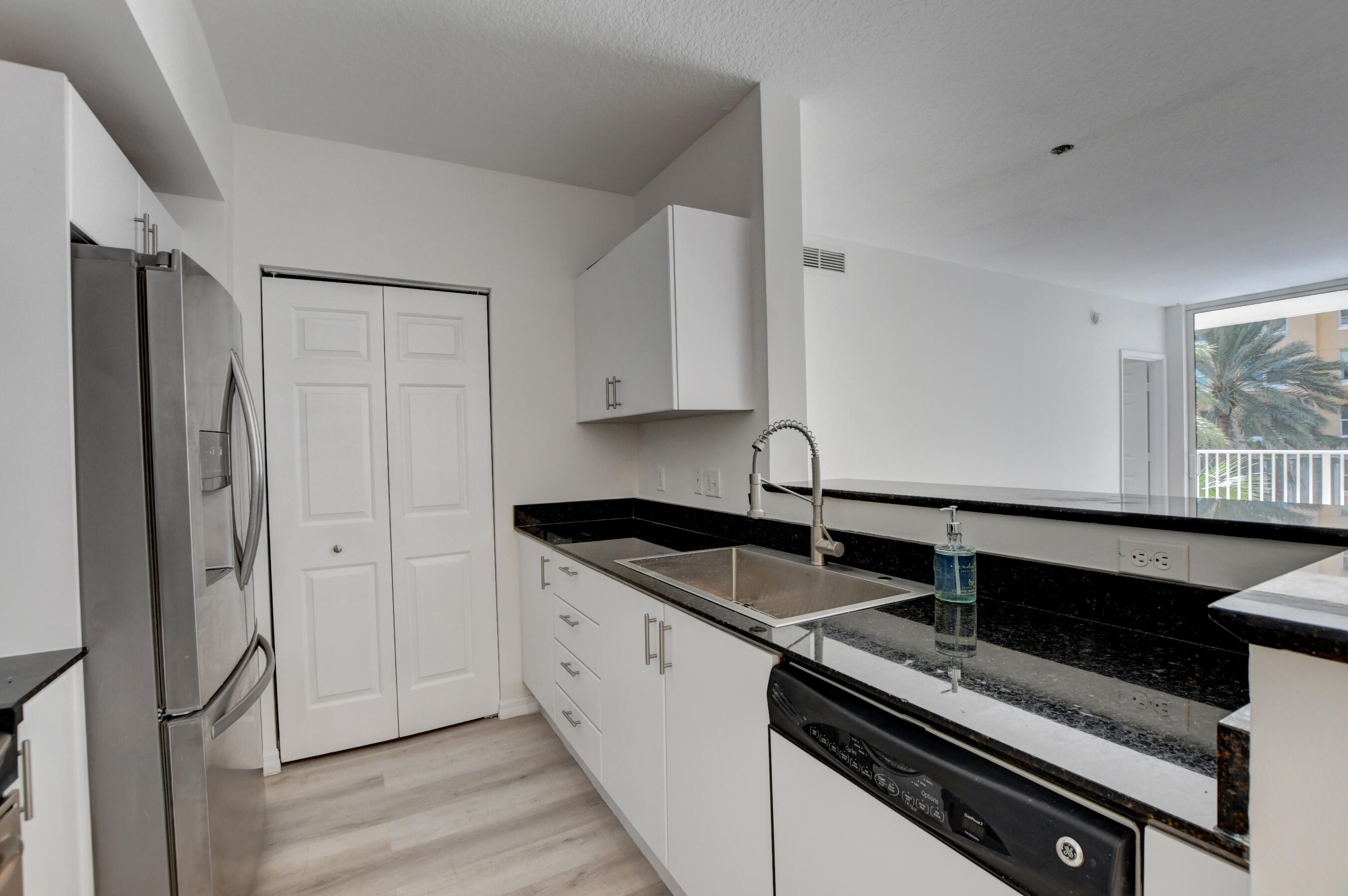 700 East Boynton Beach Boulevard, Unit 403 Boynton Beach, FL 33435 - Photo 9 of 35 16_ebf_9981and4more