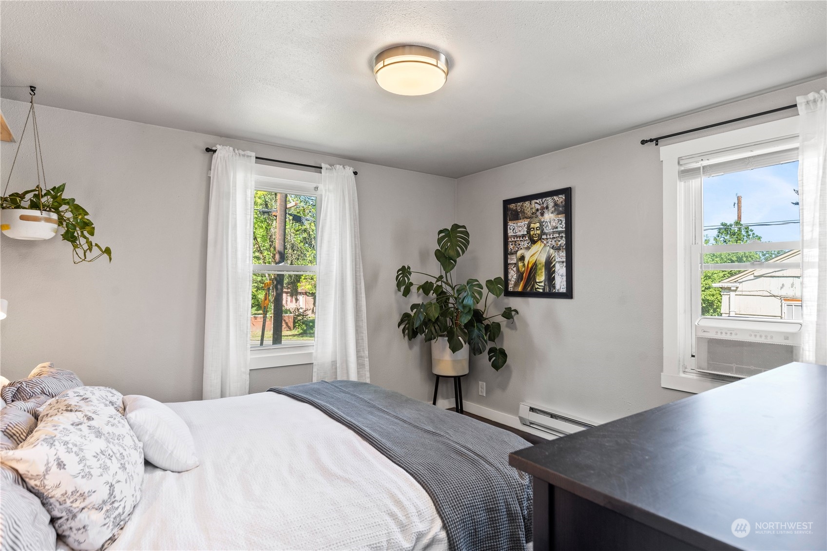 12012 Renton Avenue South Seattle, WA 98178 - Photo 13 of 29 Gallery Image 13