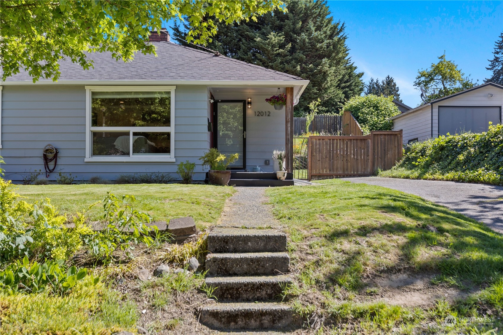 12012 Renton Avenue South Seattle, WA 98178 - Photo 2 of 29 Gallery Image 2