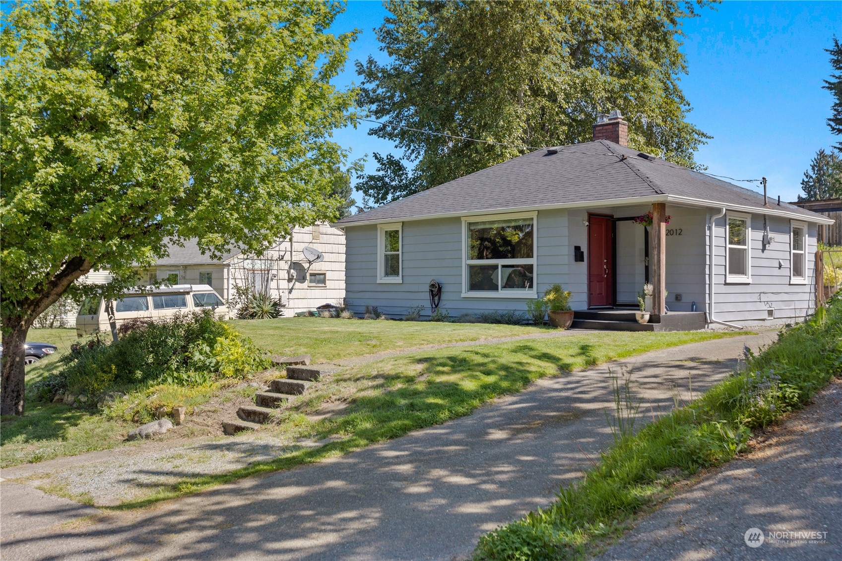 12012 Renton Avenue South Seattle, WA 98178 - Photo 3 of 29 Gallery Image 3