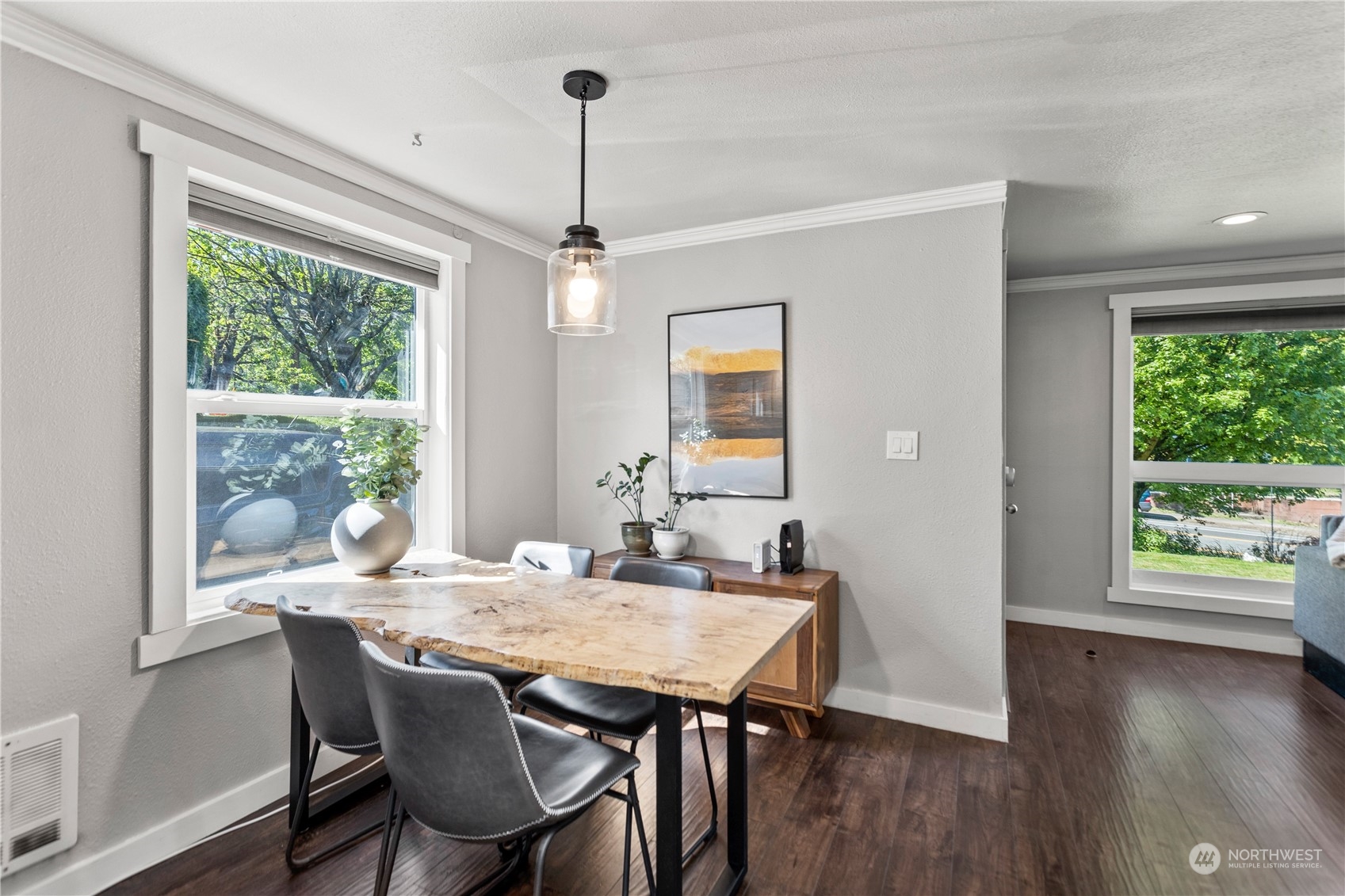 12012 Renton Avenue South Seattle, WA 98178 - Photo 9 of 29 Gallery Image 9