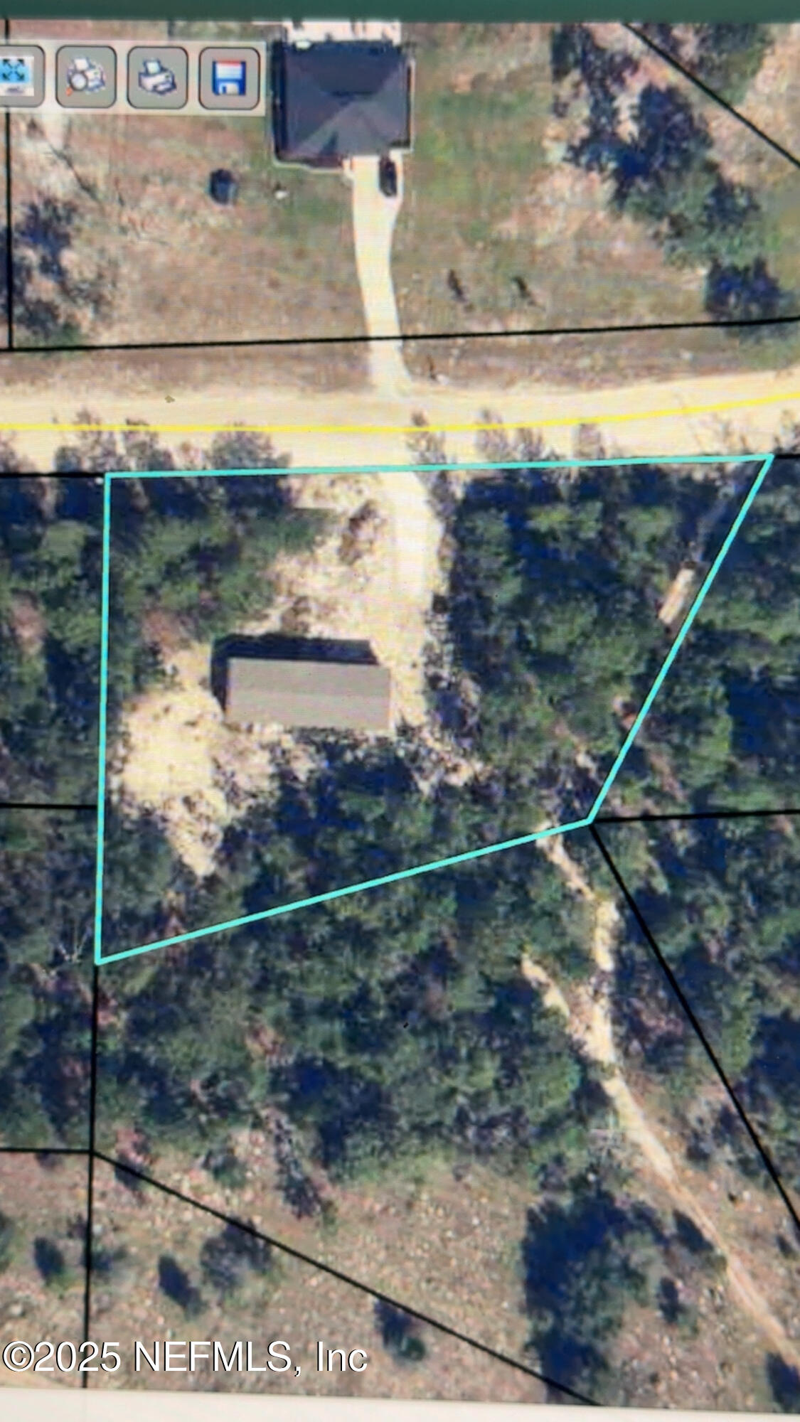 5915 Oak Leaf Road Keystone Heights, FL 32656 - Photo 12 of 44 a view of a small yard