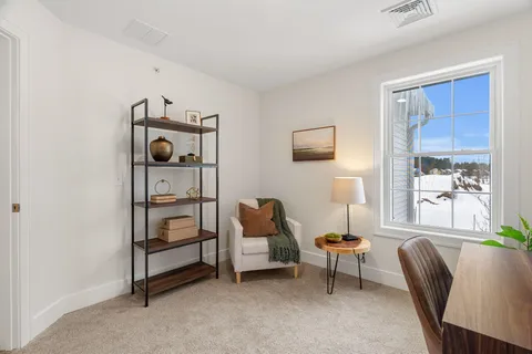 $424,000 | 15 Suffolk Drive, Unit 5, Concord, NH 03303