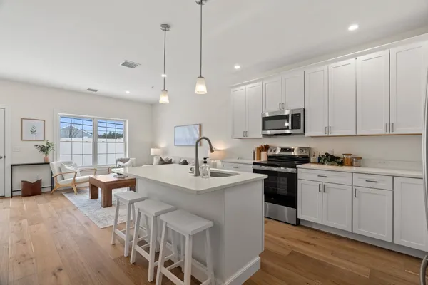 $424,000 | 15 Suffolk Drive, Unit 5, Concord, NH 03303