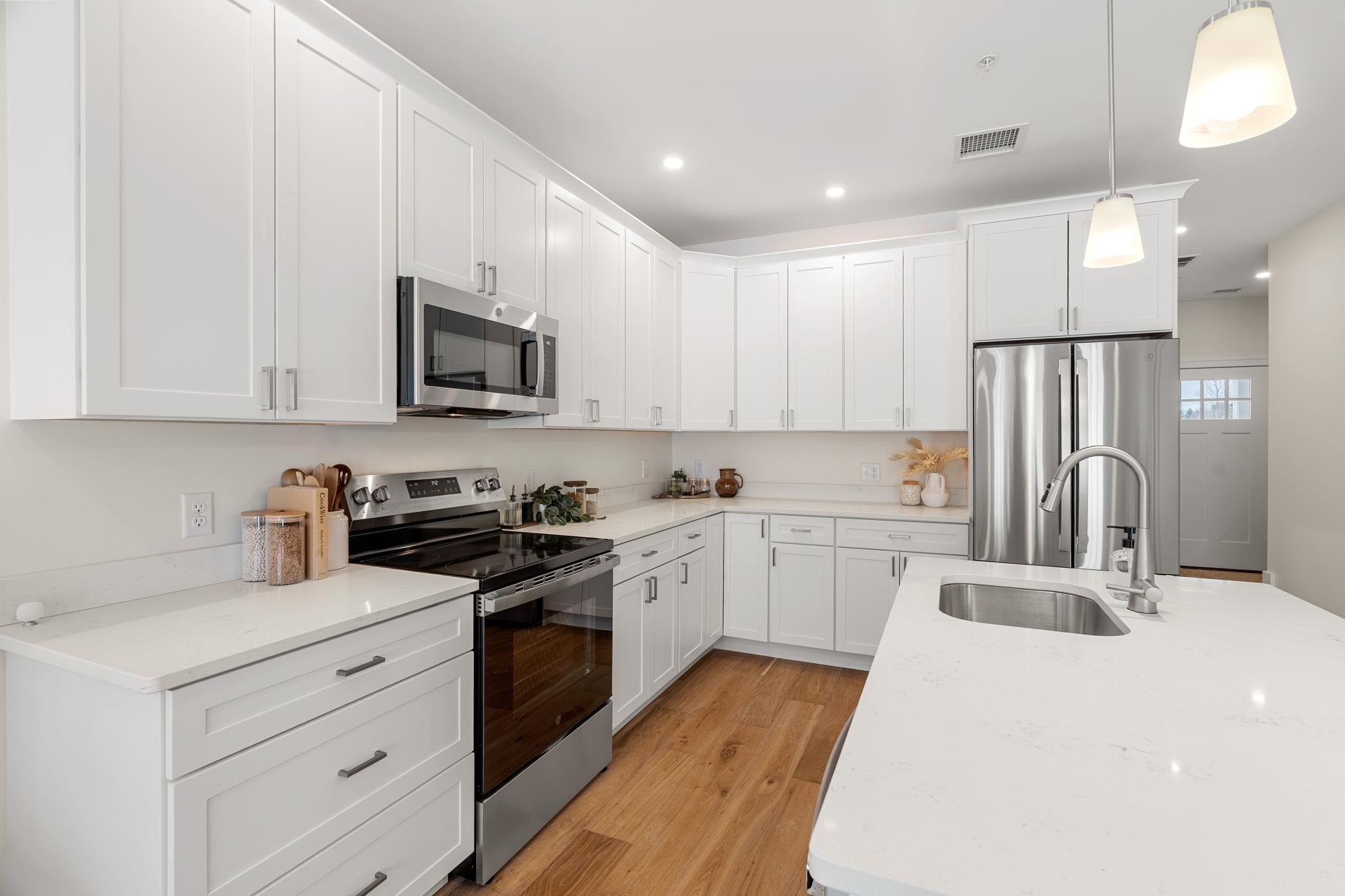 15 Suffolk Drive, Unit 5 Concord, NH 03303 - Photo 7 of 42