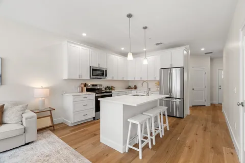 $424,000 | 15 Suffolk Drive, Unit 5, Concord, NH 03303