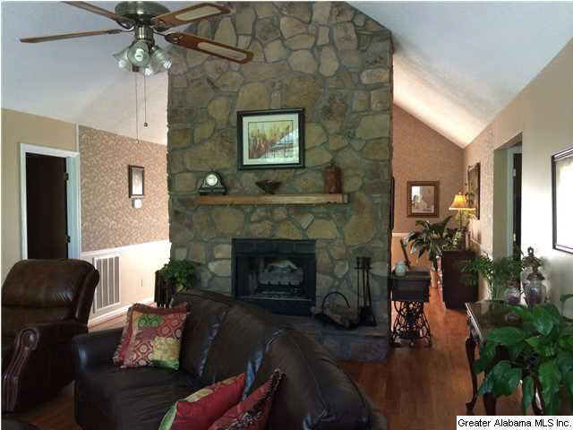 1429 Cheyenne Trail Anniston, AL 36206 - Photo 3 of 15