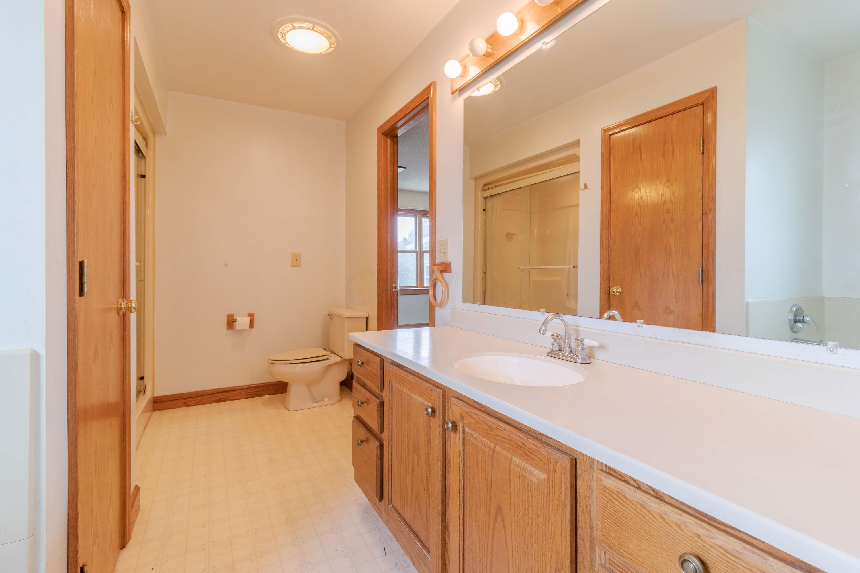7667 Winchester Road Northwest Carroll, OH 43112 - Photo 21 of 65 Primary Bathroom